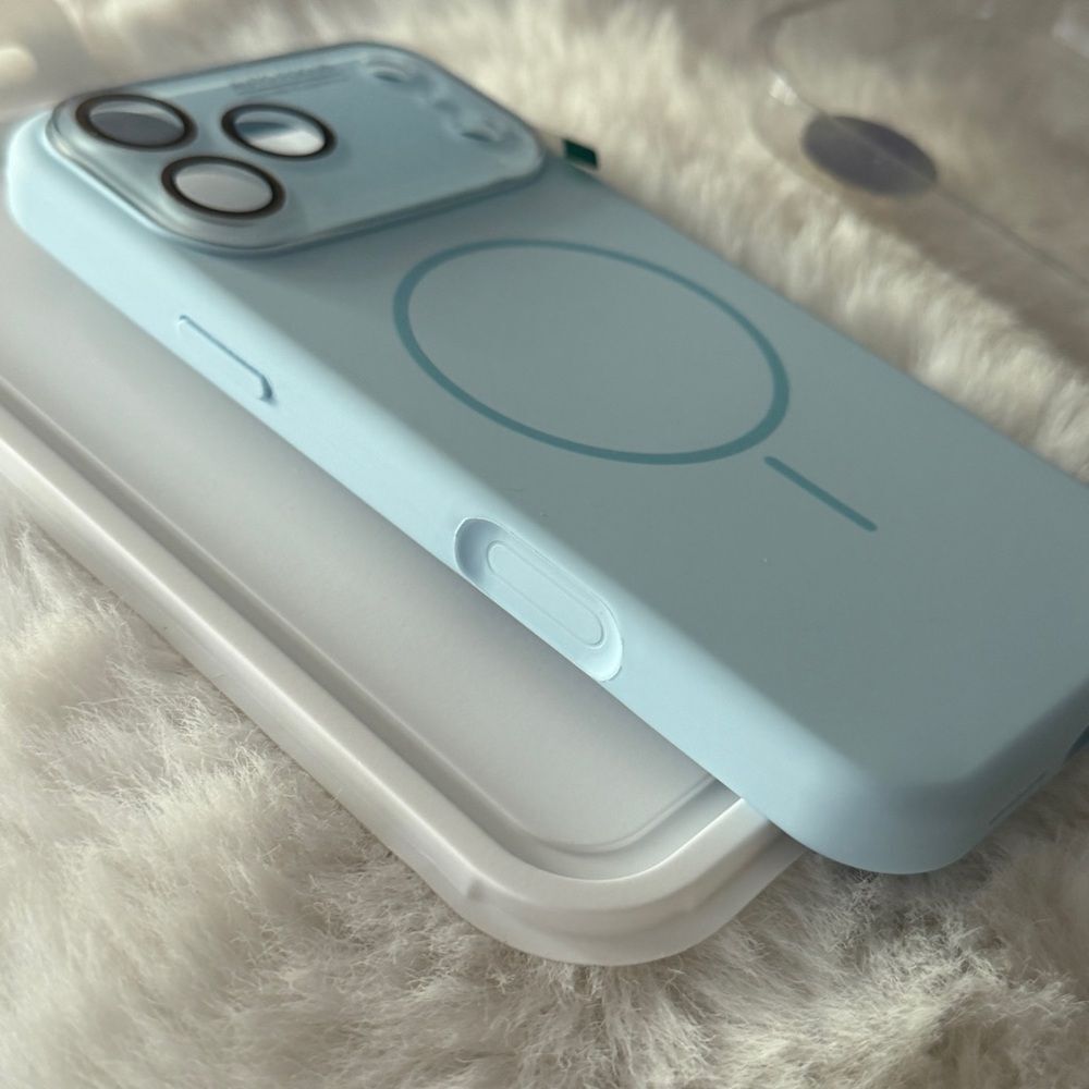 ⚡️FLASH SALE⚡️IPhone 17pro max magsafe shock proof full coverage case - Blue - Picture 2 of 4